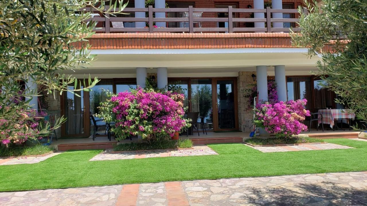 Hotel Brifs Shëngjin Exterior foto
