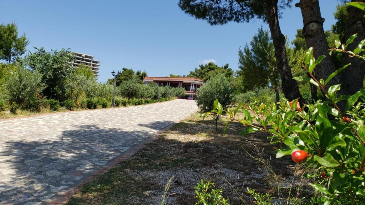 Hotel Brifs Shëngjin Exterior foto